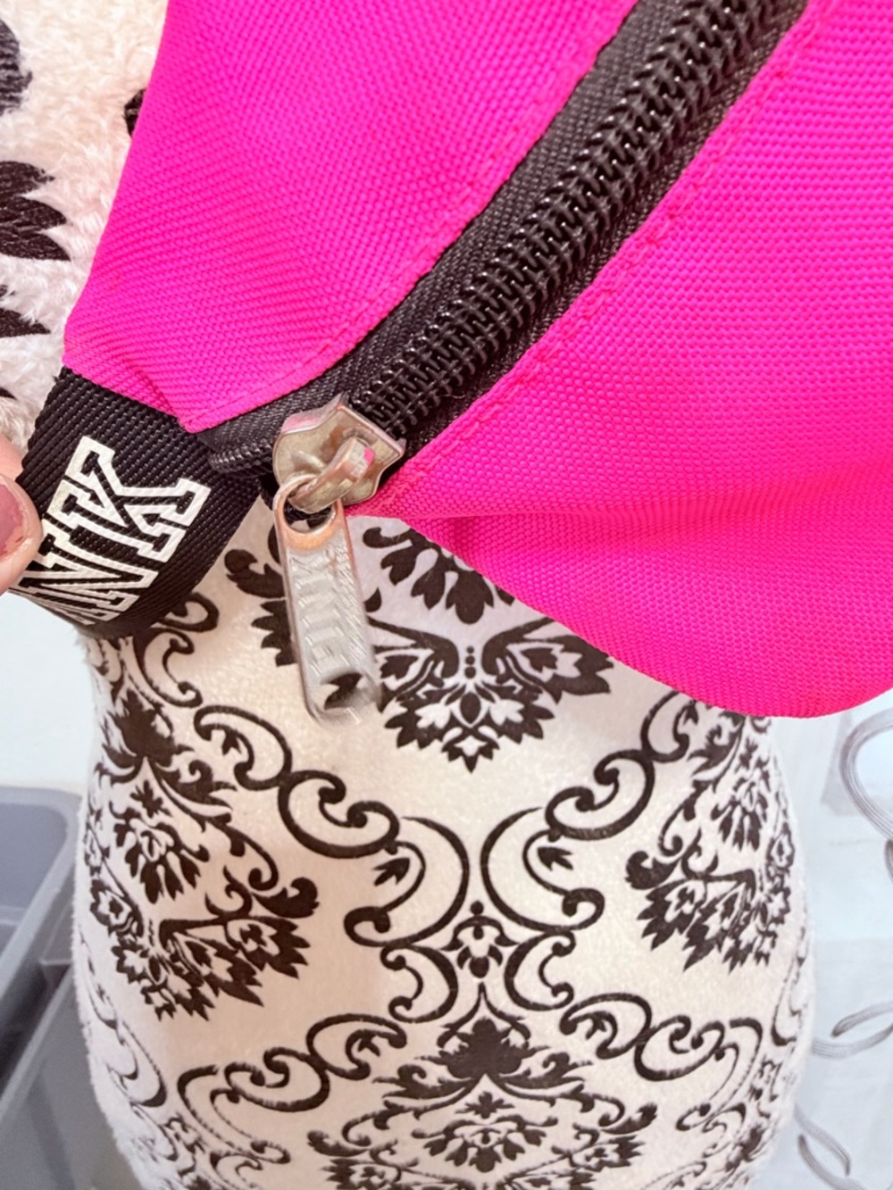 PINK Victoria's Secret Hot Pink Crossbody Bag - Picture 6 of 6